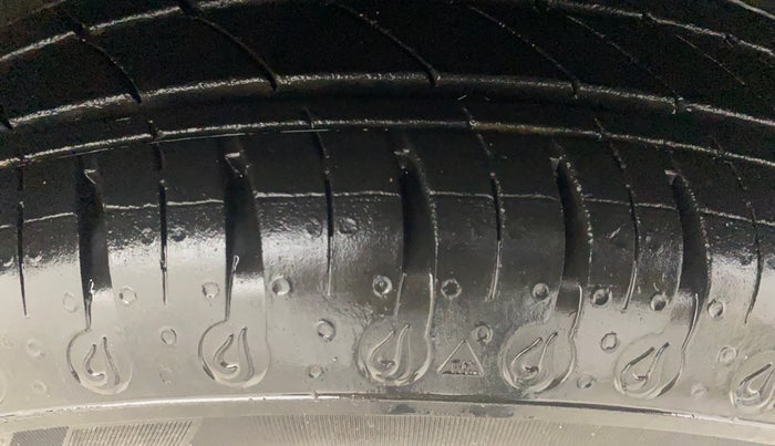 2019 Renault Kwid RXT 1.0 (O), Petrol, Manual, 70,982 km, Right Front Tyre Tread