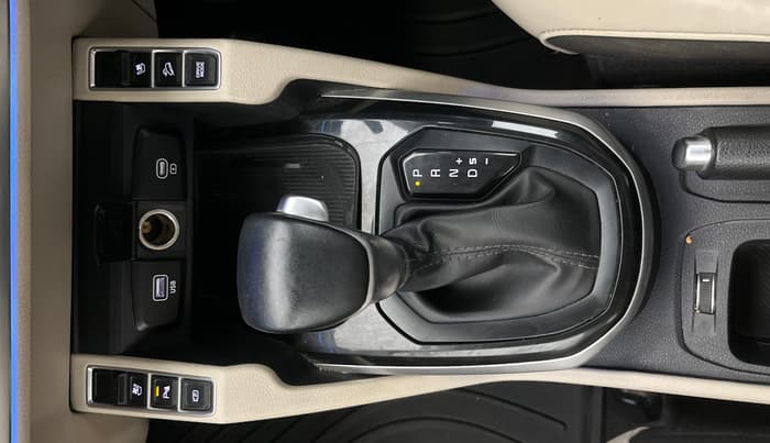 2022 KIA CARENS LUXURY PLUS 1.5 DIESEL AT 6 STR, Diesel, Automatic, 97,519 km, Gear Lever