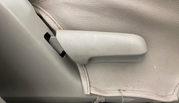 2016 Maruti Celerio ZXI, Petrol, Manual, 33,550 km, Driver Side Adjustment Panel