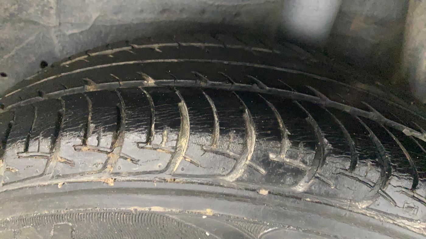 2016 Maruti Celerio ZXI, Petrol, Manual, 33,550 km, Left Rear Tyre Tread