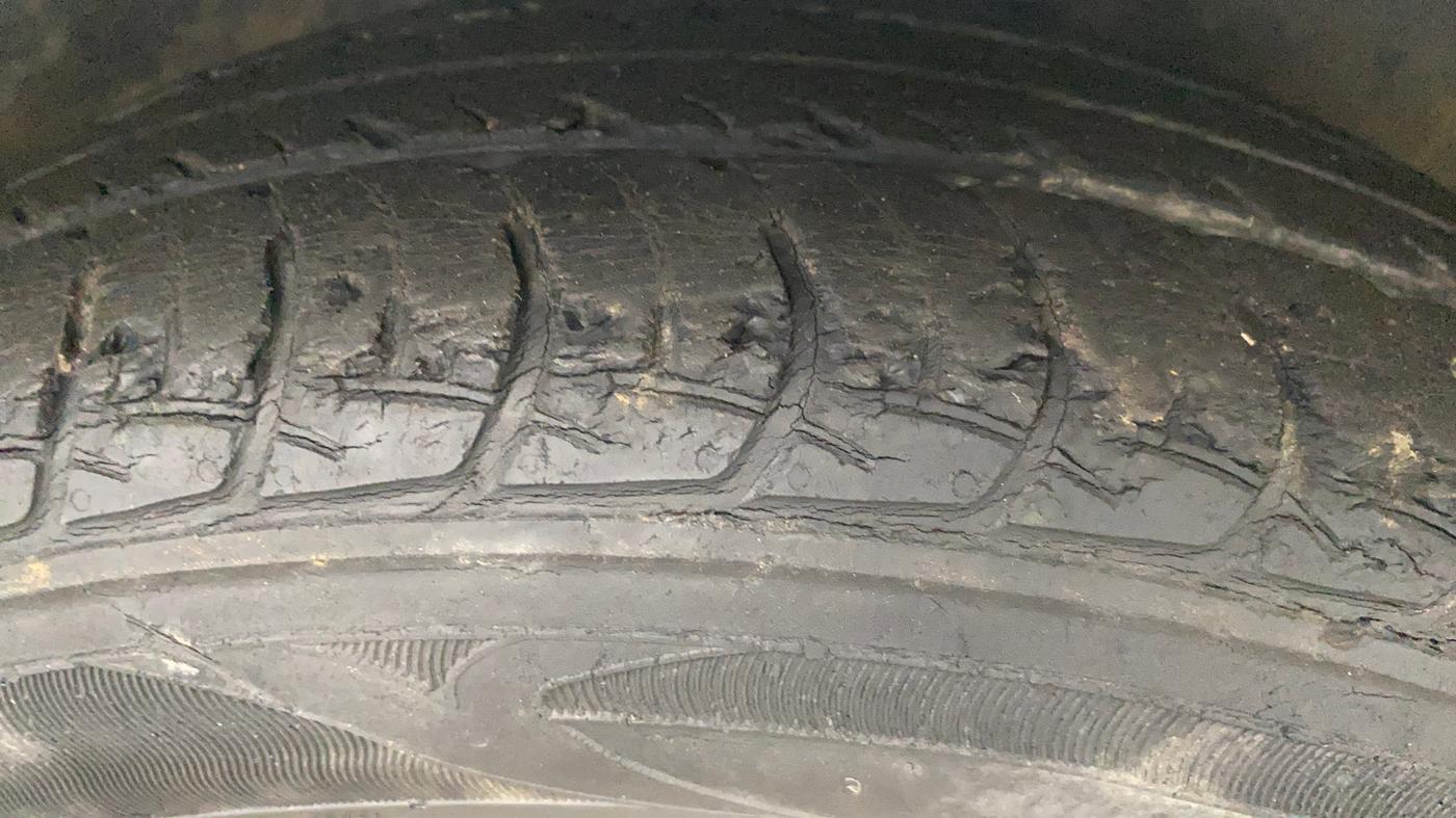 2016 Maruti Celerio ZXI, Petrol, Manual, 33,550 km, Right Front Tyre Tread