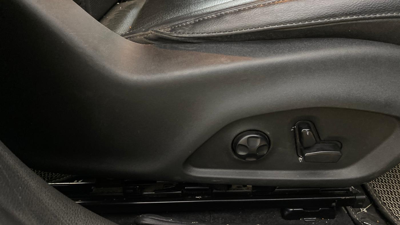 2022 Jeep Compass MODEL S (O) 1.4 PETROL DCT, Petrol, Automatic, 50,377 km, Driver Side Adjustment Panel