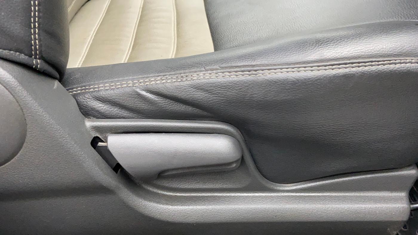 2010 Maruti A Star VXI, Petrol, Manual, 1,04,525 km, Driver Side Adjustment Panel
