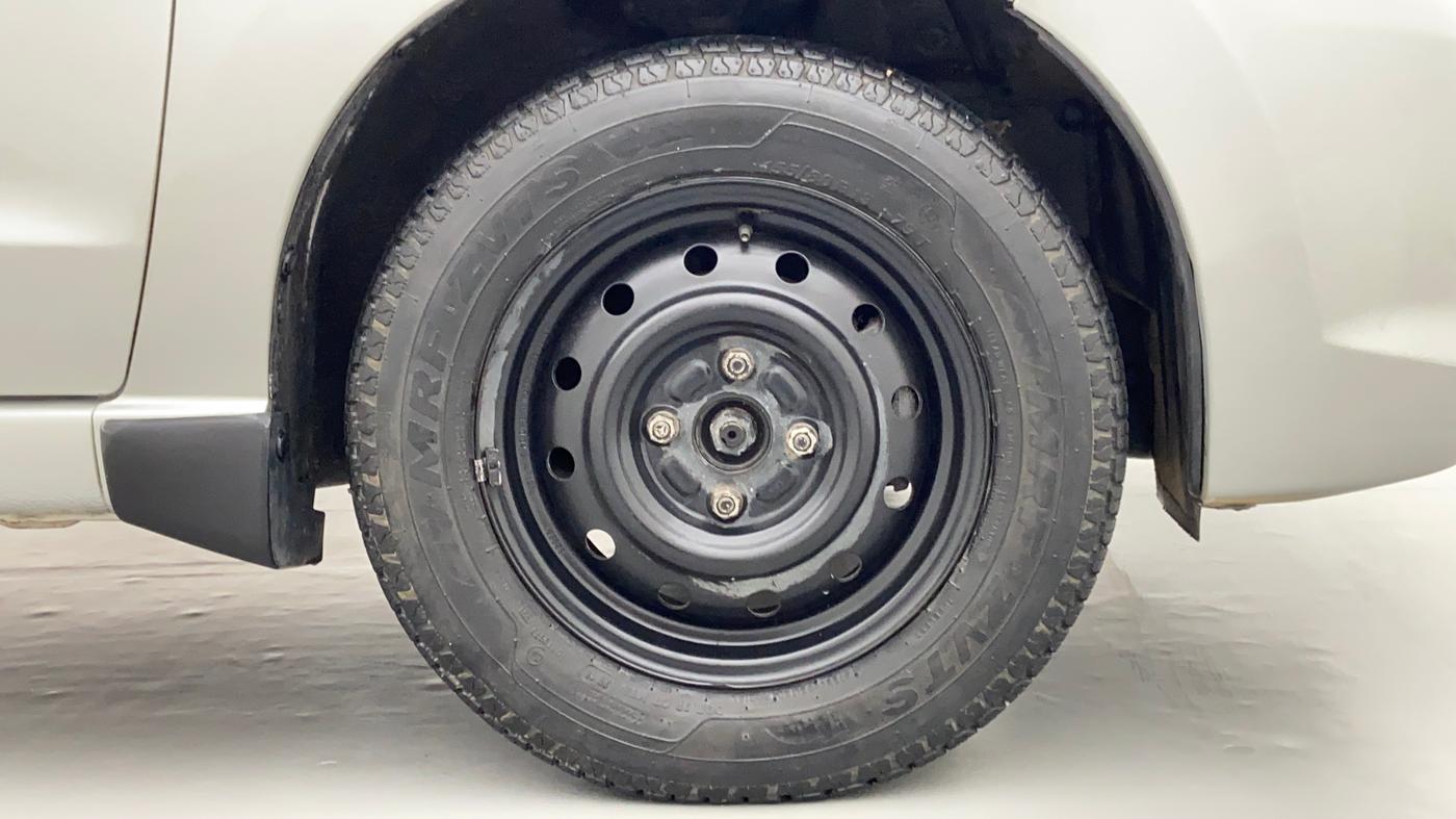 2010 Maruti A Star VXI, Petrol, Manual, 1,04,525 km, Right Front Wheel