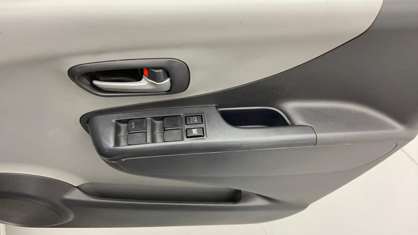 2010 Maruti A Star VXI, Petrol, Manual, 1,04,525 km, Driver Side Door Panels Control