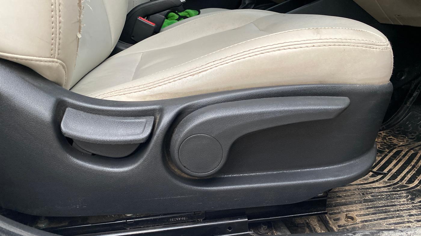 2022 Hyundai Verna SX 1.5 VTVT IVT, Petrol, Automatic, 64,150 km, Driver Side Adjustment Panel