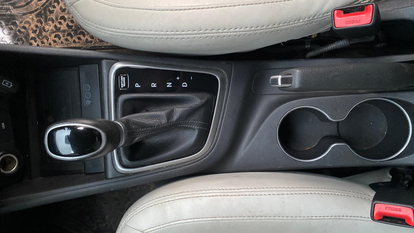 2022 Hyundai Verna SX 1.5 VTVT IVT, Petrol, Automatic, 64,150 km, Gear Lever