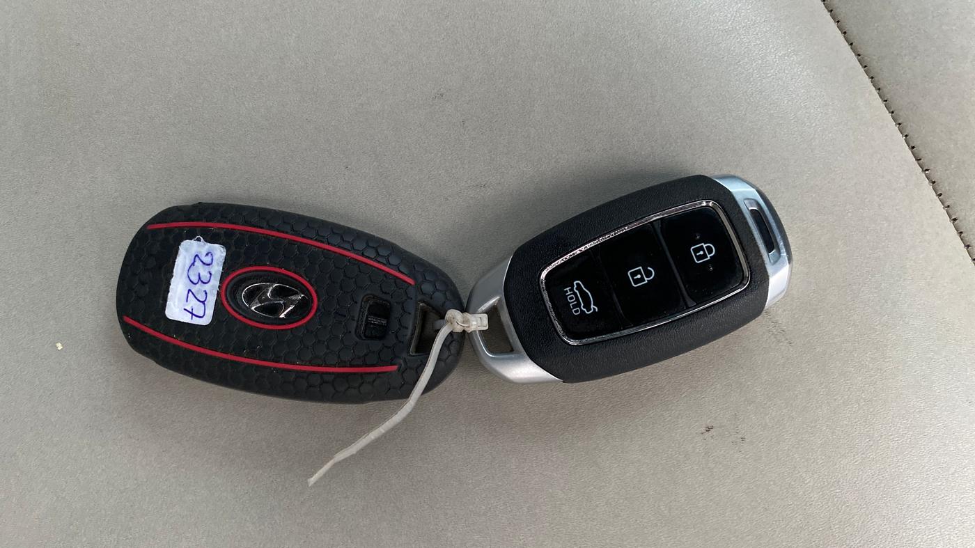 2022 Hyundai Verna SX 1.5 VTVT IVT, Petrol, Automatic, 64,150 km, Key Close Up