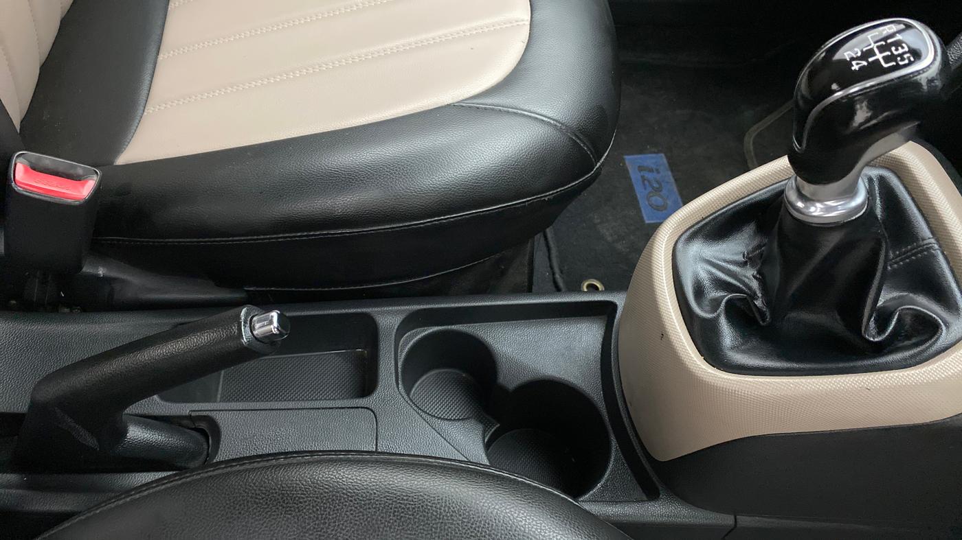 2017 Hyundai Grand i10 SPORTZ (O) 1.2 U2 CRDI, Diesel, Manual, 79,484 km, Gear Lever