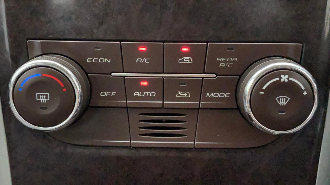 2012 Mahindra XUV500 W8 AWD, Diesel, Manual, 1,16,250 km, Automatic Climate Control