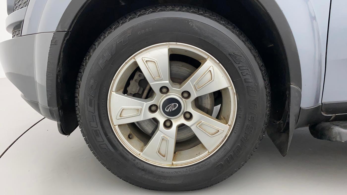 2012 Mahindra XUV500 W8 AWD, Diesel, Manual, 1,16,250 km, Left Front Wheel