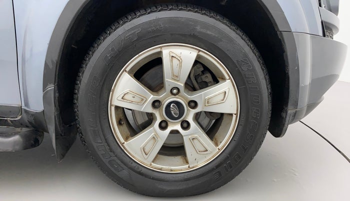 2012 Mahindra XUV500 W8 AWD, Diesel, Manual, 1,16,250 km, Right Front Wheel