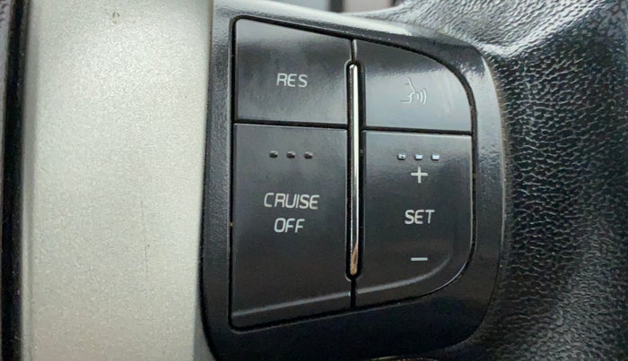 2012 Mahindra XUV500 W8 AWD, Diesel, Manual, 1,16,250 km, Adaptive Cruise Control