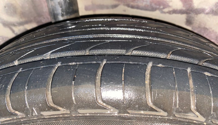 2016 Honda Jazz 1.2L I-VTEC V AT, Petrol, Automatic, 94,307 km, Right Rear Tyre Tread