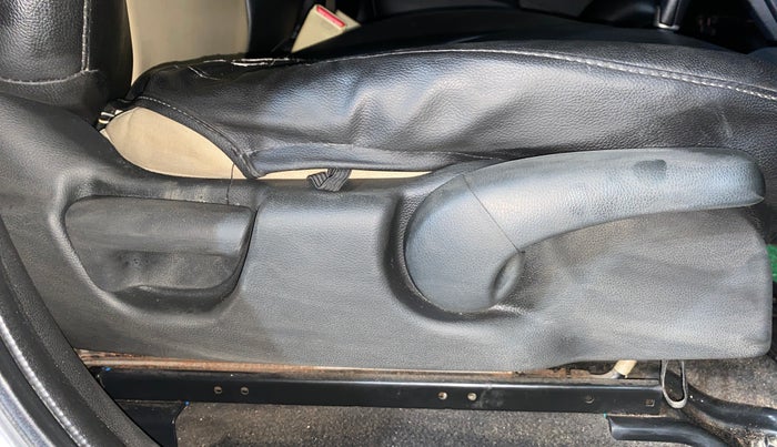 2016 Honda Jazz 1.2L I-VTEC V AT, Petrol, Automatic, 94,307 km, Driver Side Adjustment Panel