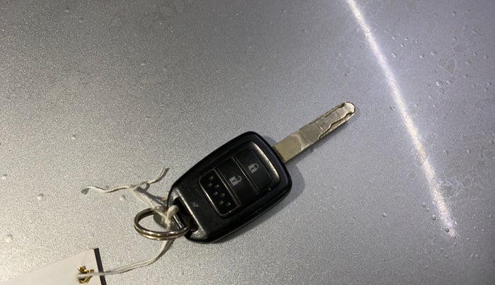 2016 Honda Jazz 1.2L I-VTEC V AT, Petrol, Automatic, 94,307 km, Key Close Up