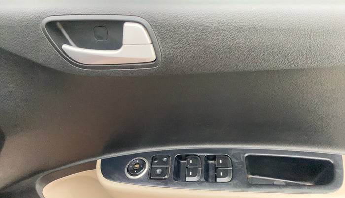 2017 Hyundai Grand i10 SPORTZ 1.2 KAPPA VTVT, Petrol, Manual, 1,43,469 km, Driver Side Door Panels Control