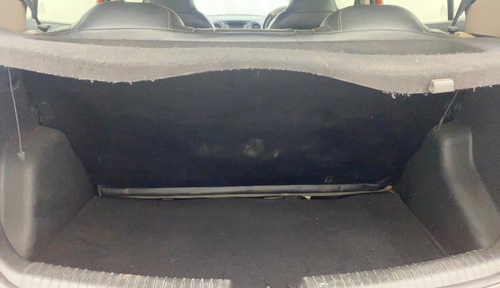 2017 Hyundai Grand i10 SPORTZ 1.2 KAPPA VTVT, Petrol, Manual, 1,43,469 km, Boot Inside