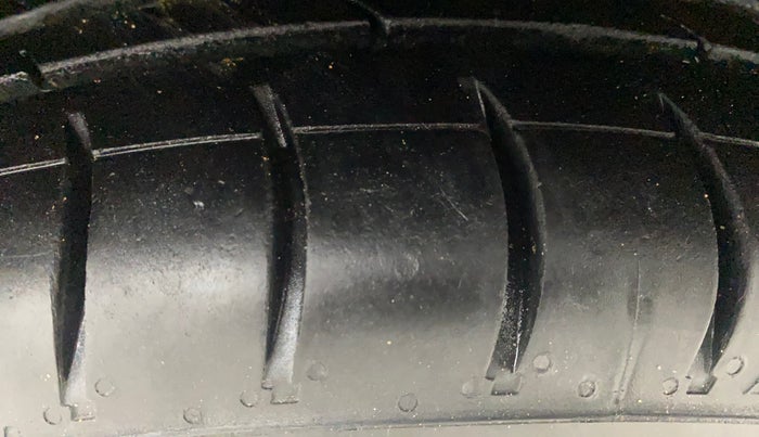 2017 Hyundai Grand i10 SPORTZ 1.2 KAPPA VTVT, Petrol, Manual, 1,43,469 km, Left Front Tyre Tread