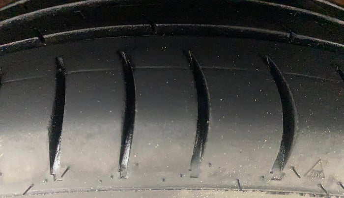 2017 Hyundai Grand i10 SPORTZ 1.2 KAPPA VTVT, Petrol, Manual, 1,43,469 km, Left Rear Tyre Tread