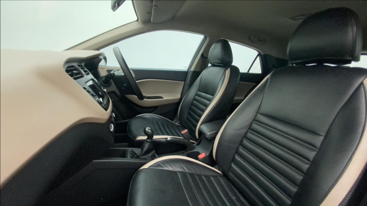 2020 Hyundai Elite i20 SPORTZ PLUS 1.2, Petrol, Manual, 52,294 km, Right Side Front Door Cabin