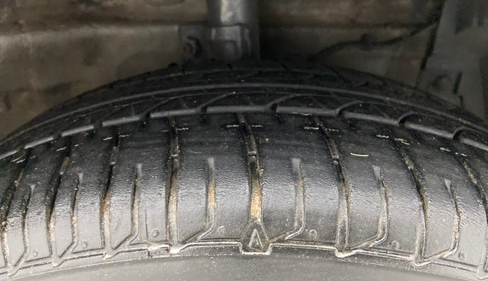 2013 Maruti Ertiga VDI, Diesel, Manual, 1,13,110 km, Right Front Tyre Tread