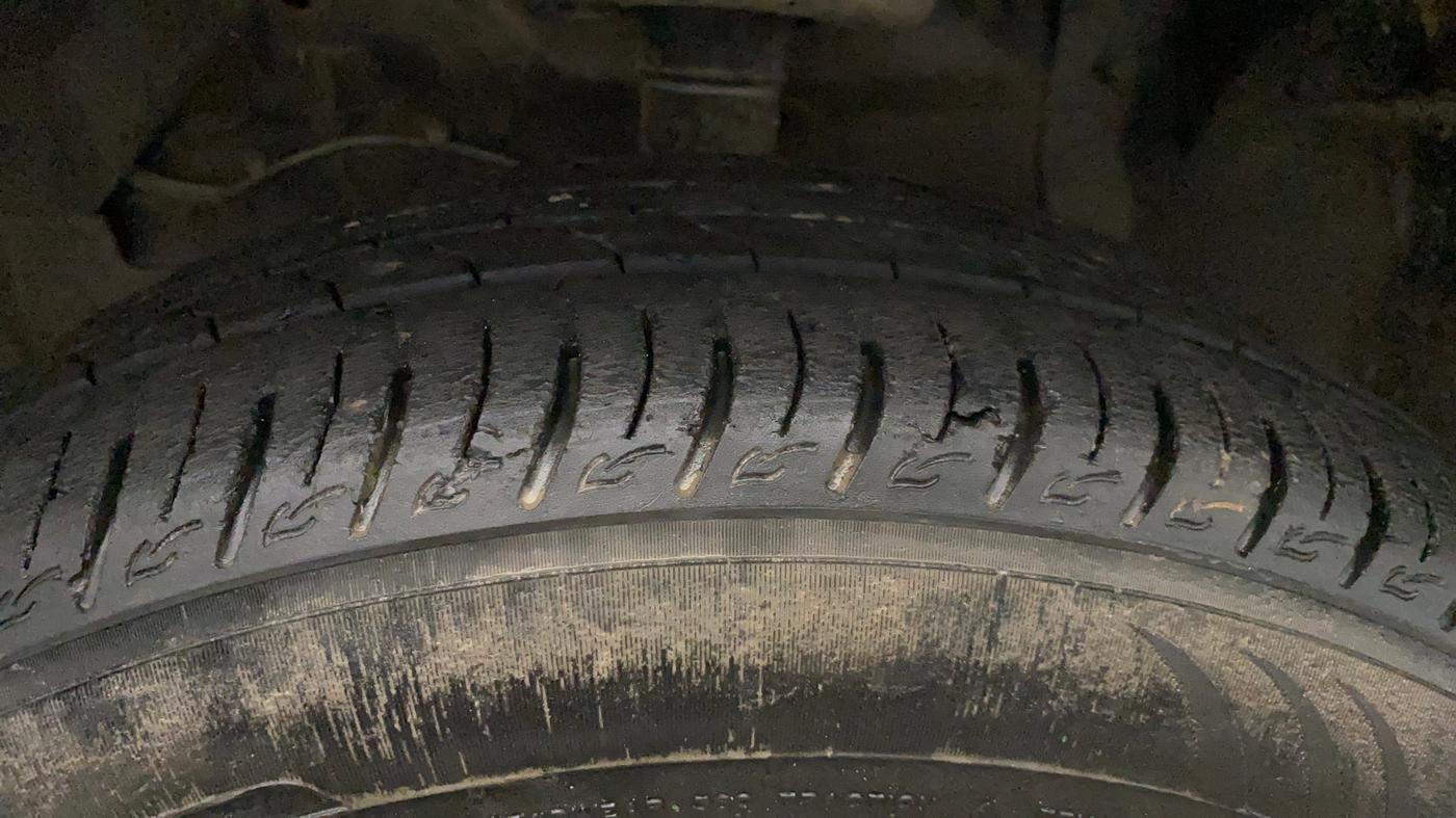 2021 Maruti Vitara Brezza VXI AT SHVS, Petrol, Automatic, 22,606 km, Left Front Tyre Tread