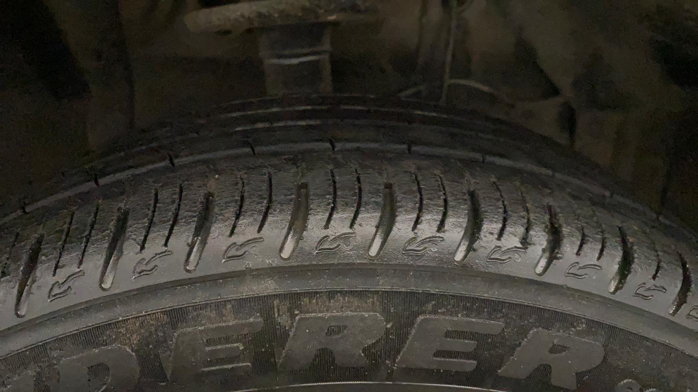 2021 Maruti Vitara Brezza VXI AT SHVS, Petrol, Automatic, 22,606 km, Right Front Tyre Tread
