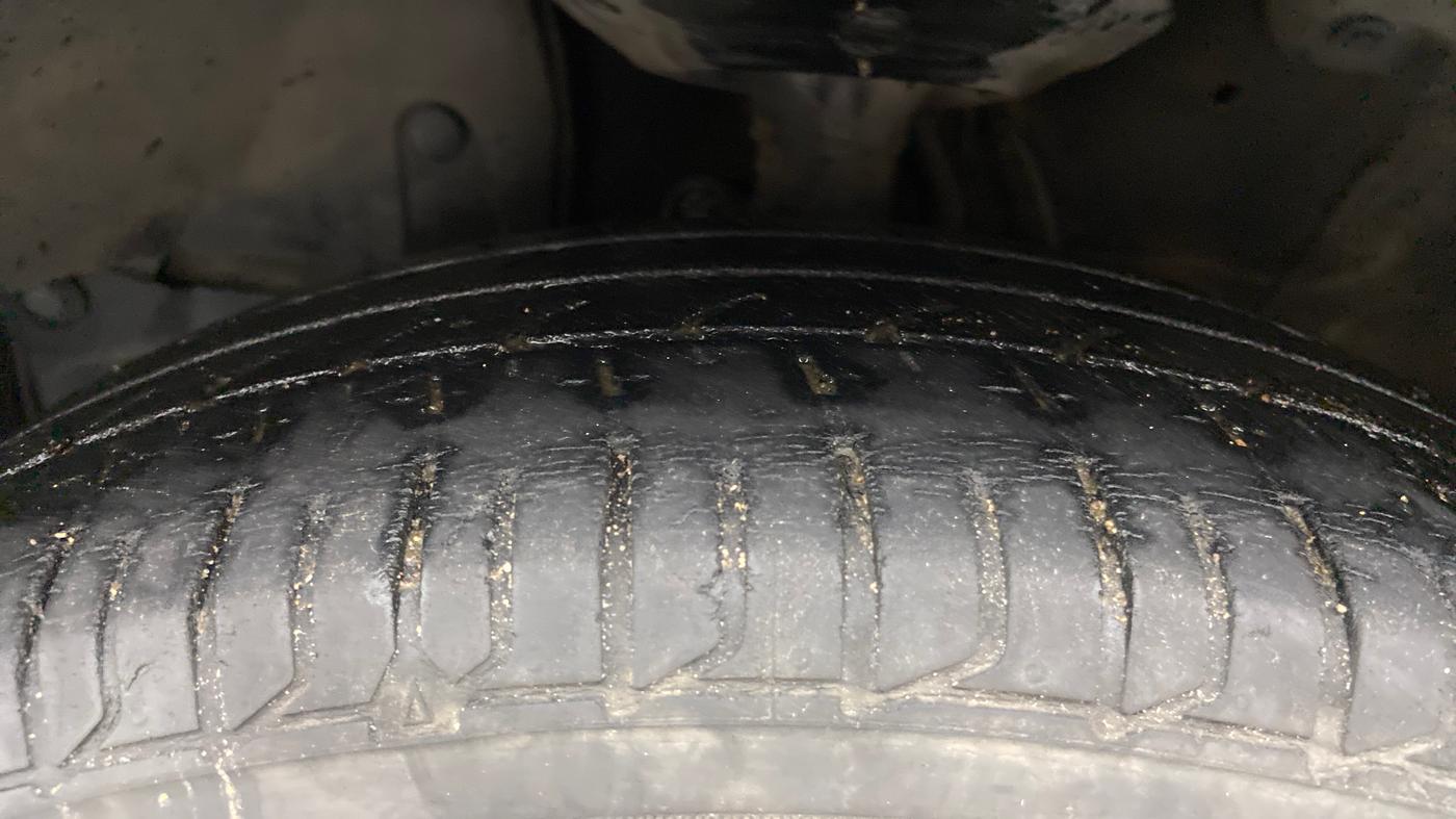 2014 Honda City 1.5L I-VTEC V MT, Petrol, Manual, 1,09,832 km, Left Front Tyre Tread