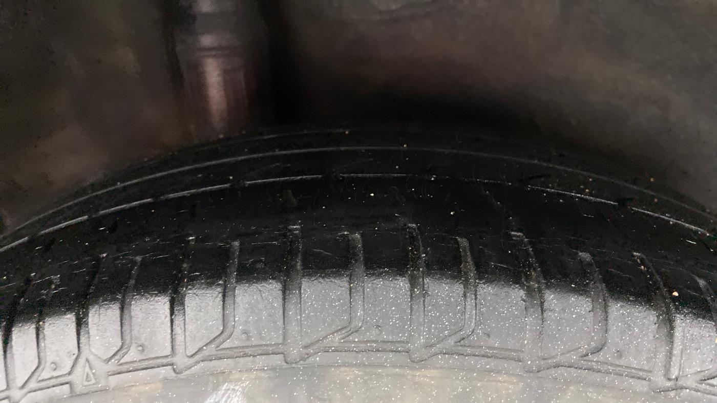 2014 Honda City 1.5L I-VTEC V MT, Petrol, Manual, 1,09,832 km, Right Rear Tyre Tread