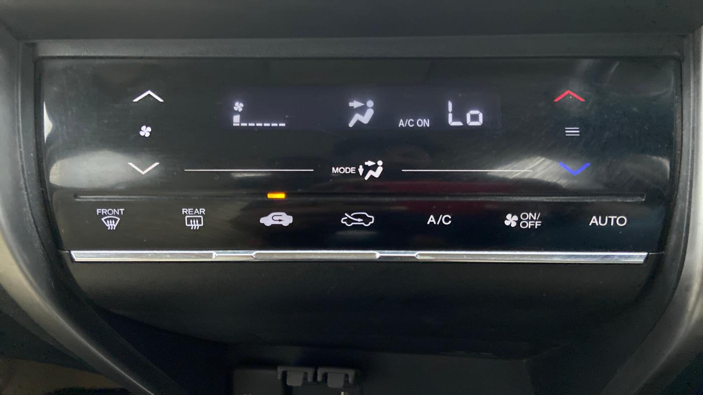 2014 Honda City 1.5L I-VTEC V MT, Petrol, Manual, 1,09,832 km, Automatic Climate Control