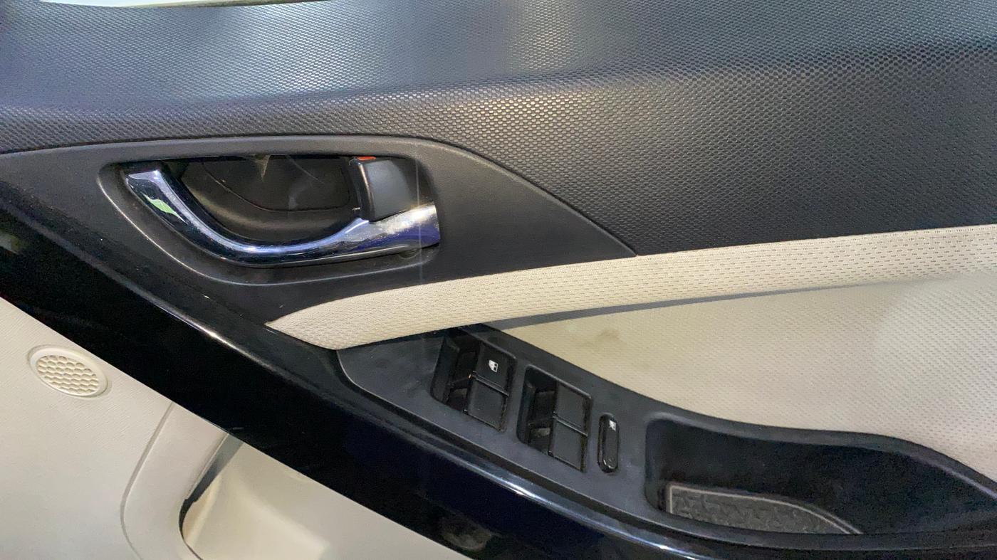 2020 Tata NEXON XZA PLUS DIESEL, Diesel, Automatic, 73,309 km, Driver Side Door Panels Control