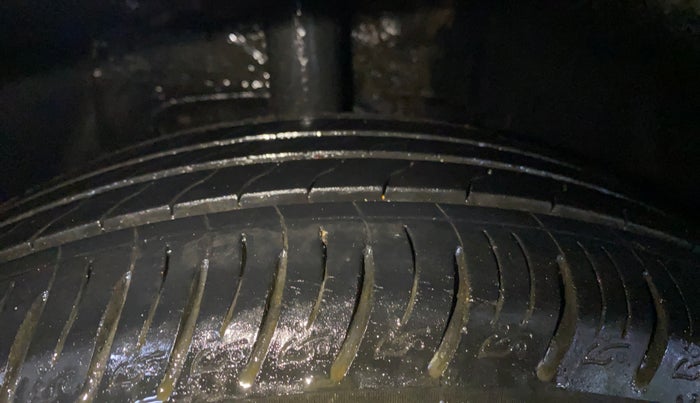 2020 Tata NEXON XZA PLUS DIESEL, Diesel, Automatic, 73,298 km, Right Front Tyre Tread