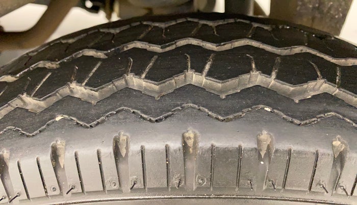 2021 Maruti Eeco 7 STR, Petrol, Manual, 4,950 km, Left Rear Tyre Tread