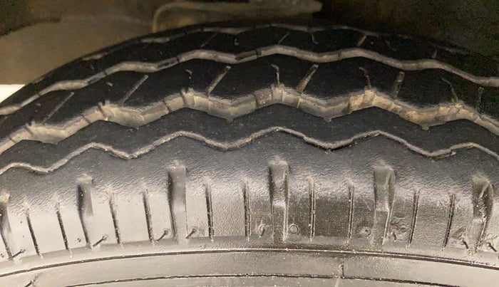 2021 Maruti Eeco 7 STR, Petrol, Manual, 4,950 km, Left Front Tyre Tread