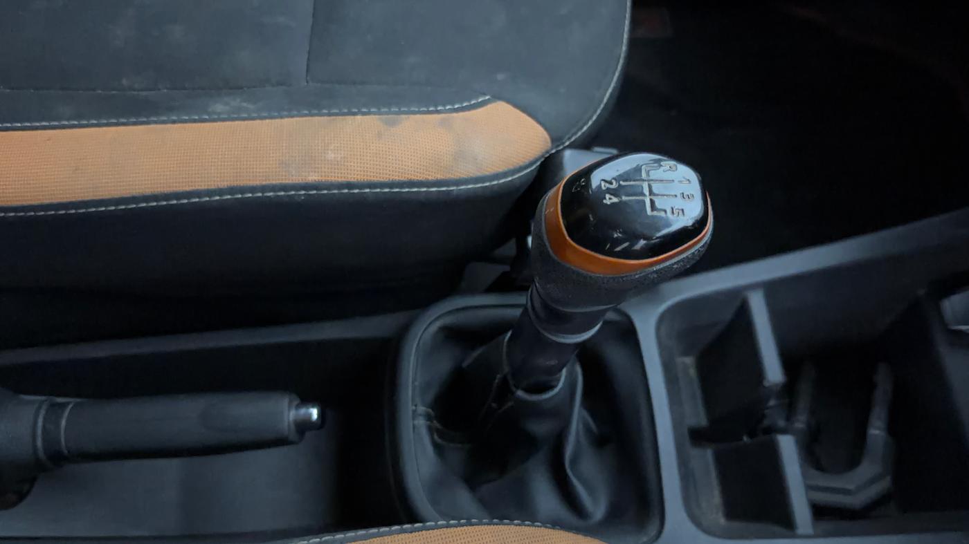 2020 Renault Kwid CLIMBER 1.0 (O), Petrol, Manual, 15,059 km, Gear Lever