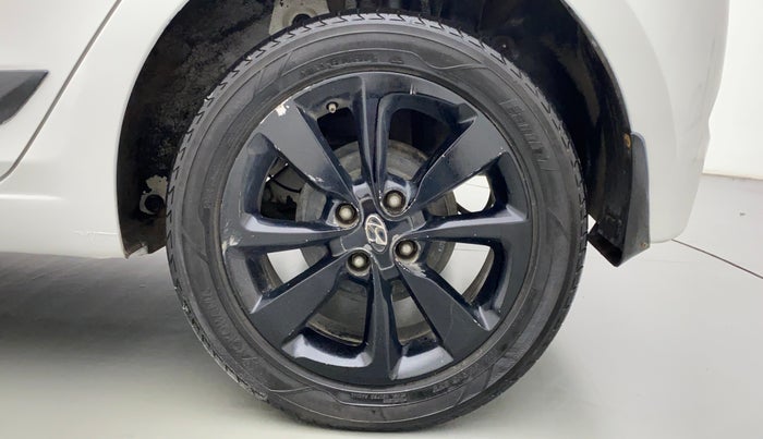 2015 Hyundai Elite i20 1.4 CRDI ASTA (O), Diesel, Manual, 60,205 km, Left Rear Wheel