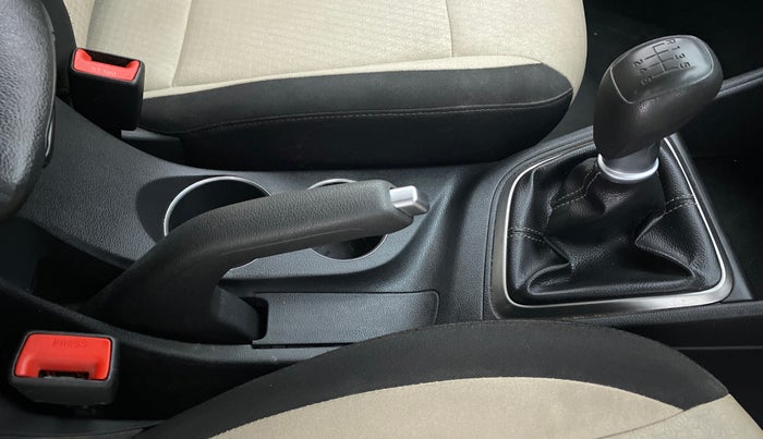 2018 Hyundai Verna 1.6 CRDI SX, Diesel, Manual, 30,359 km, Gear Lever