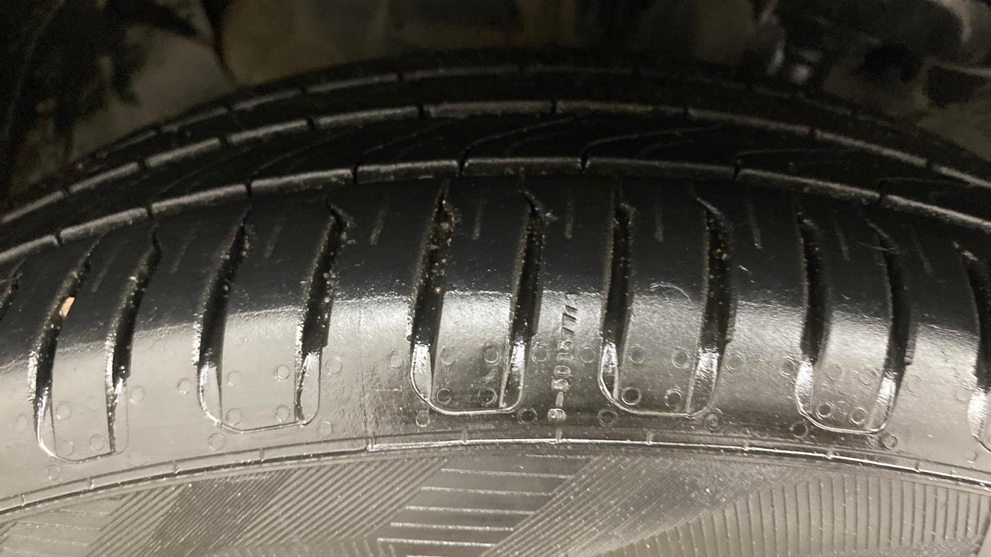 2021 KIA SELTOS X LINE 1.4 PETROL DCT, Petrol, Automatic, 60,533 km, Left Front Tyre Tread
