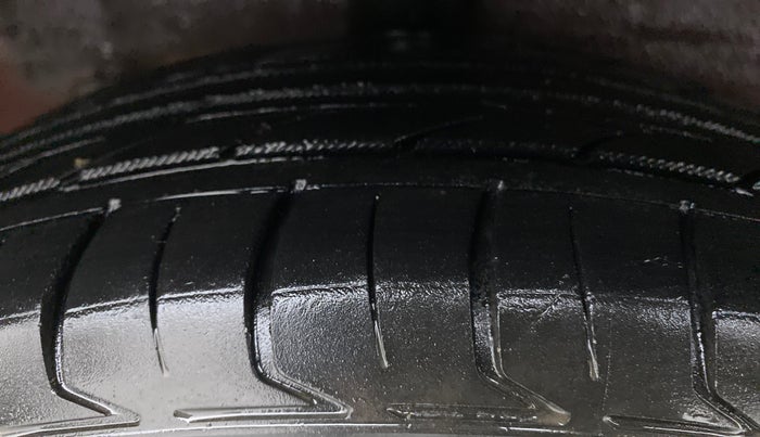 2015 Hyundai Grand i10 ASTA AT 1.2 KAPPA VTVT, Petrol, Automatic, 81,360 km, Right Rear Tyre Tread