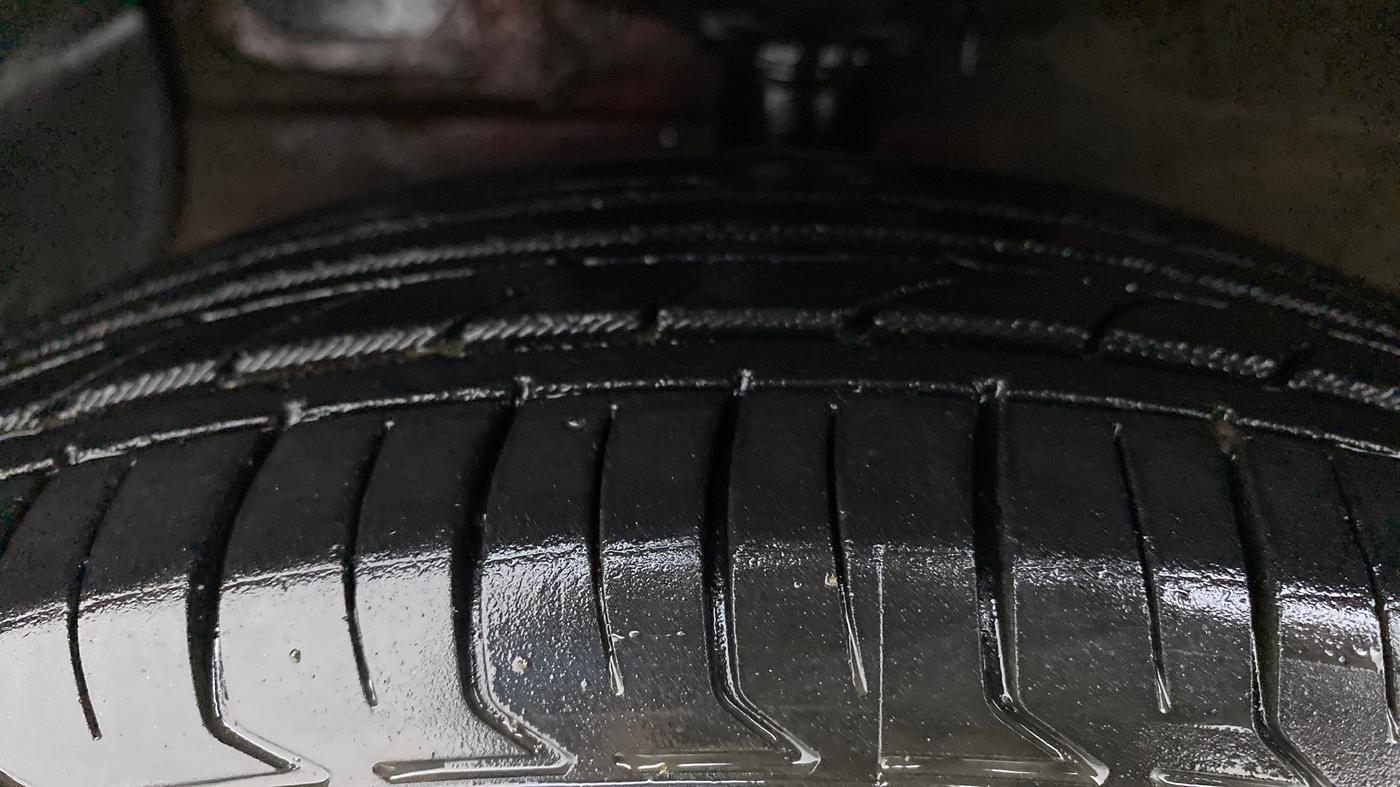 2015 Hyundai Grand i10 ASTA AT 1.2 KAPPA VTVT, Petrol, Automatic, 81,360 km, Left Front Tyre Tread