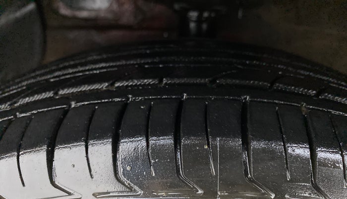 2015 Hyundai Grand i10 ASTA AT 1.2 KAPPA VTVT, Petrol, Automatic, 81,360 km, Left Front Tyre Tread
