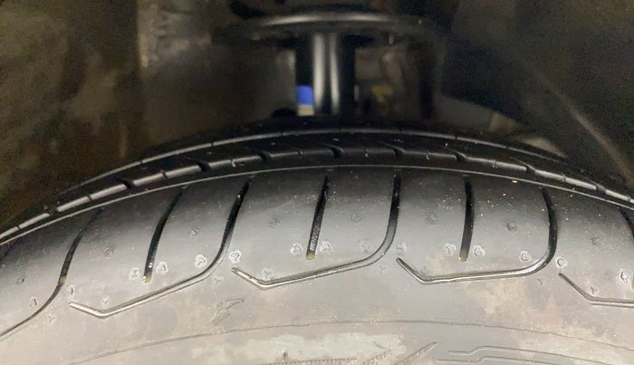 2017 Maruti Dzire ZXI PLUS, Petrol, Manual, 31,953 km, Right Front Tyre Tread