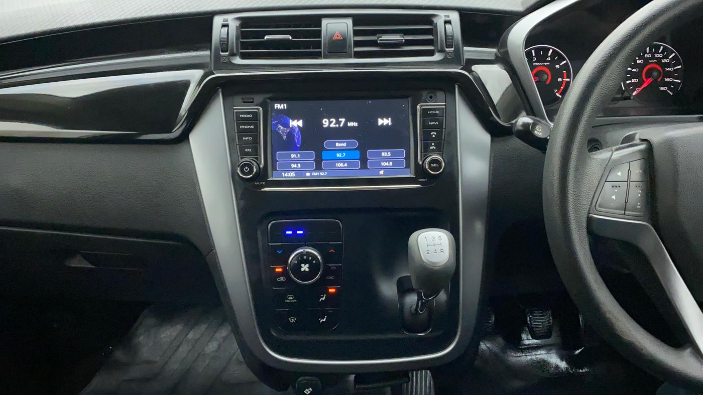 2017 Mahindra KUV 100 NXT K8 P 6 STR, Petrol, Manual, 84,452 km, Air Conditioner