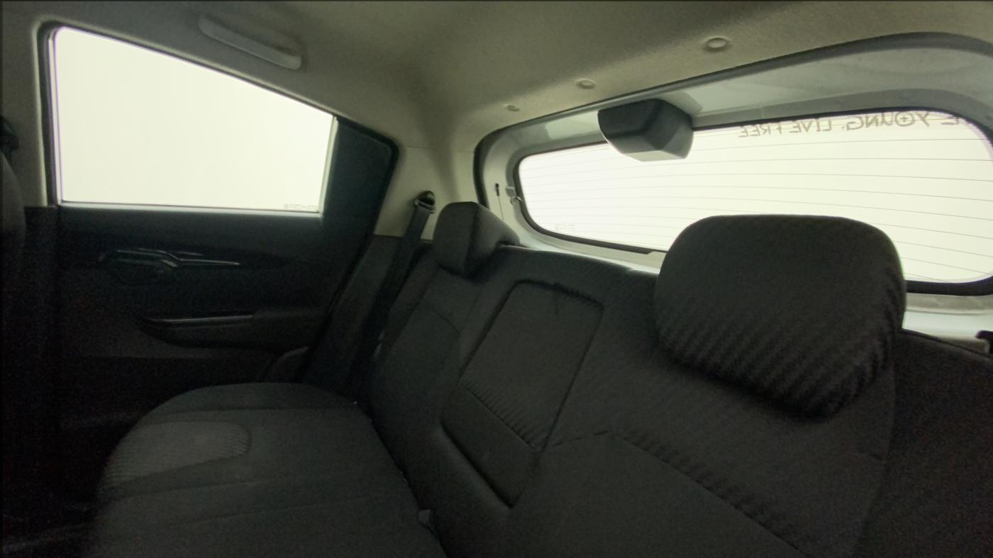 2017 Mahindra KUV 100 NXT K8 P 6 STR, Petrol, Manual, 84,452 km, Right Side Rear Door Cabin