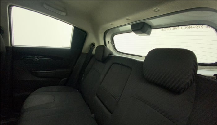 2017 Mahindra KUV 100 NXT K8 P 6 STR, Petrol, Manual, 84,452 km, Right Side Rear Door Cabin