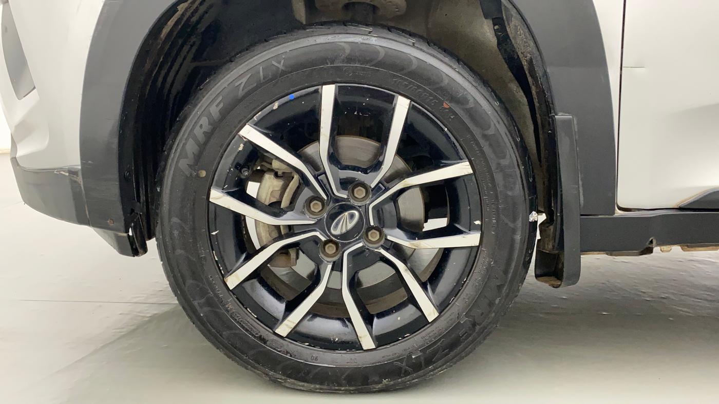 2017 Mahindra KUV 100 NXT K8 P 6 STR, Petrol, Manual, 84,452 km, Left Front Wheel