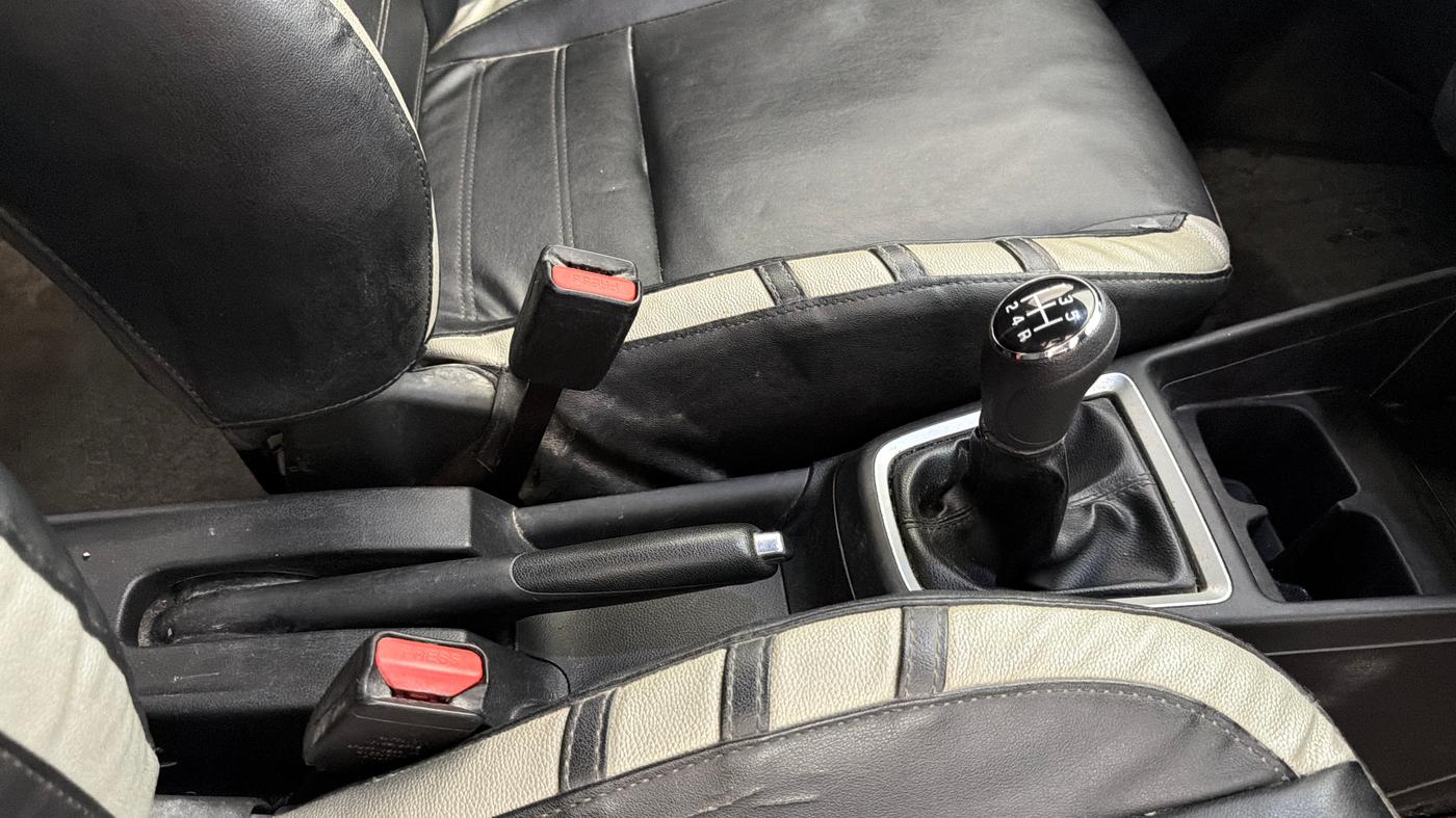 2018 Maruti Swift VXI, Petrol, Manual, 59,675 km, Gear Lever
