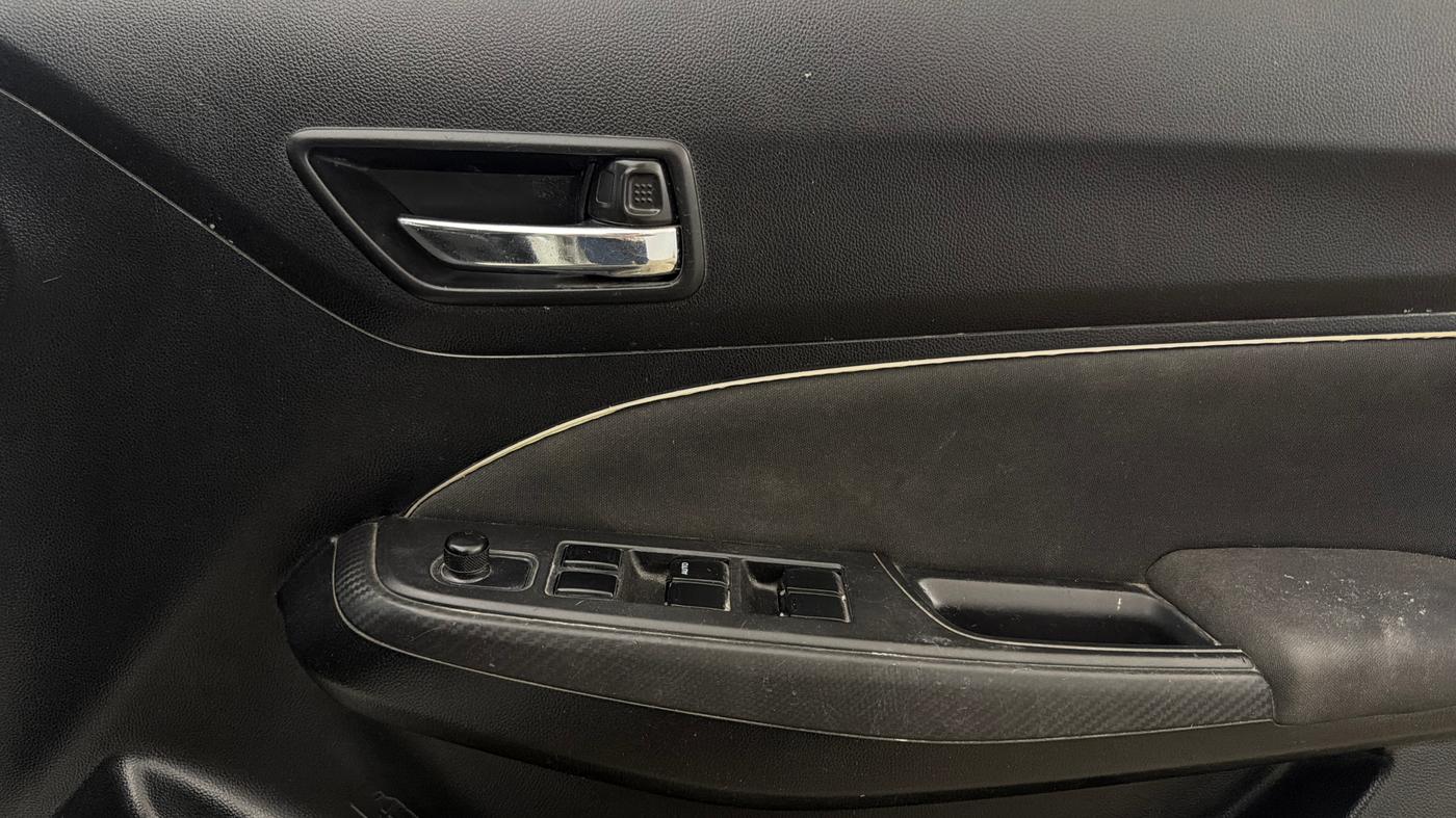 2018 Maruti Swift VXI, Petrol, Manual, 59,675 km, Driver Side Door Panels Control