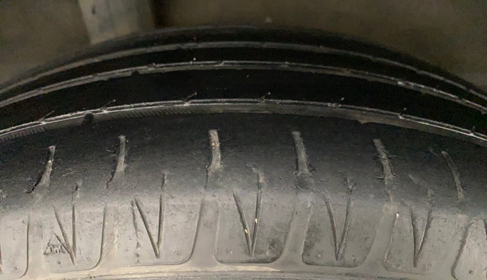 2015 Honda Jazz 1.2L I-VTEC V AT, Petrol, Automatic, 97,050 km, Right Rear Tyre Tread
